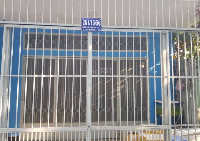 CHÍNH CHỦ BÁN NHÀ CẤP 4 GẦN CÔNG TY SAMSUNG - KCN CAO TPHCM, HẺM XE HƠI VÀO TẬN NƠI.