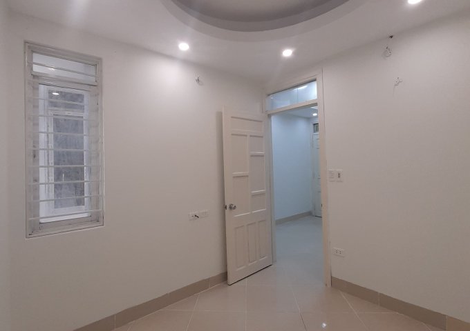 Bán căn hộ CC mini ngõ 236/32 phố Khương Đình, Thanh Xuân, 50m2, tầng 8, giá 950 triệu