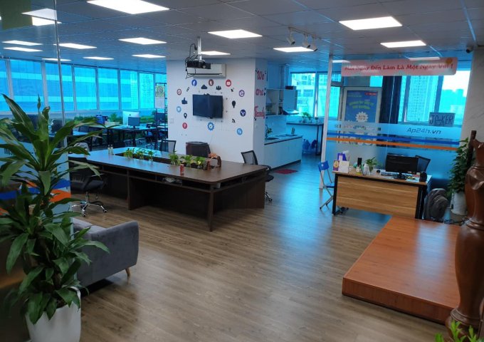 Bán Chung cư Hei Tower Điện Lực, Ngụy Như Kon Tum CĂN GÓC 161m2, 3 ngủ, 2 vs hơn 4 tỷ