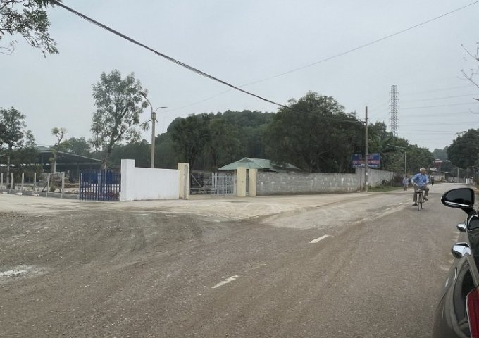 Bán lô đất 221m2 full thổ cư mặt tiền 10m sát phòng cháy chữa cháy Sơn Tây, Hà Nội