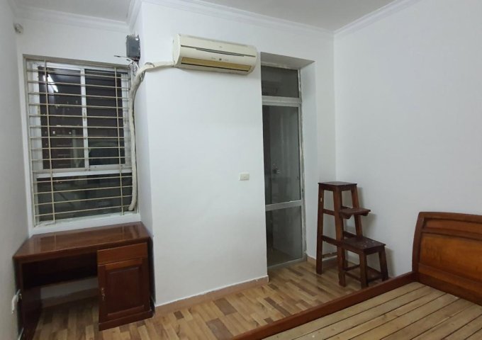 Bán gấp căn hộ A6B Nam Trung Yên, quận Cầu Giấy, Hà Nội