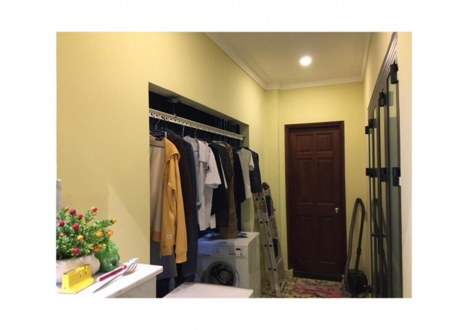 Cho thuê căn hộ ở tòa nhà 145 Nguyễn Trãi, ngay góc Tôn Thất Tùng- Nguyễn Trãi, Phường Bến Thành, Quận 1.