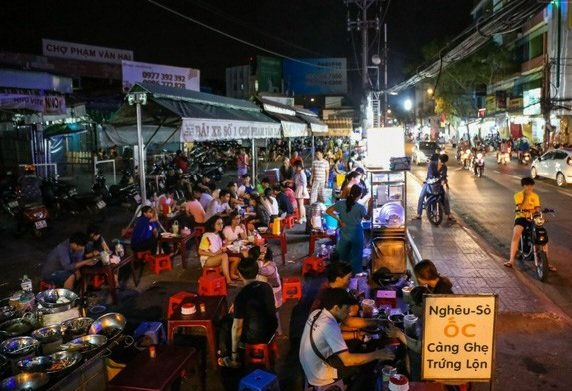 Kẹt tiền bán gấp nhà hẻm xe hơi ngay chợ Phạm Văn Hai giá 7 tỷ TL mạnh