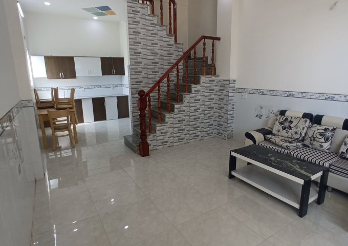 NHà gần chợ Bình chánh cặp đường đinh đúc thiện giá 680 triệu nhận nhà ở ngay