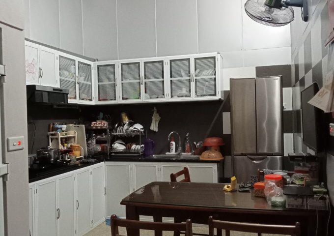 Chính chủ cần bán nhà 4 tầng số 2 tại ngách 56/125 phố Tứ Liên, Tây Hồ, Hà Nội.