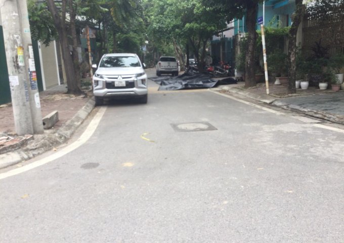 Bán đất mặt ngõ 323 Phường Xuân Đỉnh thông ra khu đại sứ quán khu đô thị ngoại giao đoàn.