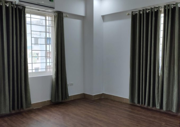 Bán căn hộ Chung cư CT1 Bắc Linh Đàm, 83,6m2 2PN, 2WC, căn góc 2 view thoáng cực đẹp. Giá 2,55 tỷ