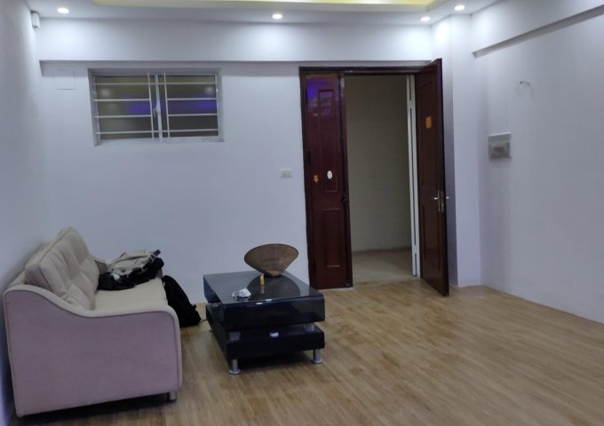 Bán căn hộ Chung cư CT1 Bắc Linh Đàm, 83,6m2 2PN, 2WC, căn góc 2 view thoáng cực đẹp. Giá 2,55 tỷ