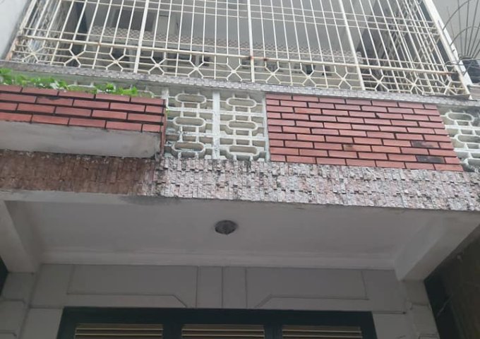 Kim Đồng Giáp bát 78m2 x3 tầng MT4.28 7.5 Tỷ ô tô vào nhà