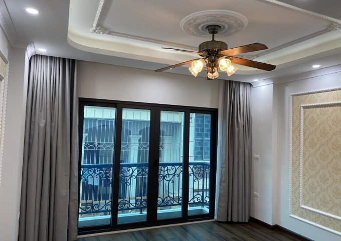 Bán nhà mới xây 7 tầng thang máy ngõ Liên Việt, Nguyễn Lương Bằng 9,5 tỷ. LH 0912442669