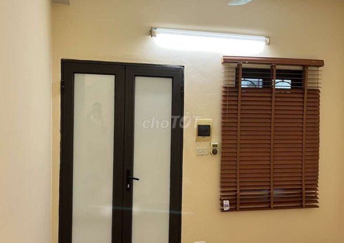 Cho thuê nhà mặt phố Chùa Quỳnh 45m x 3 tầng.