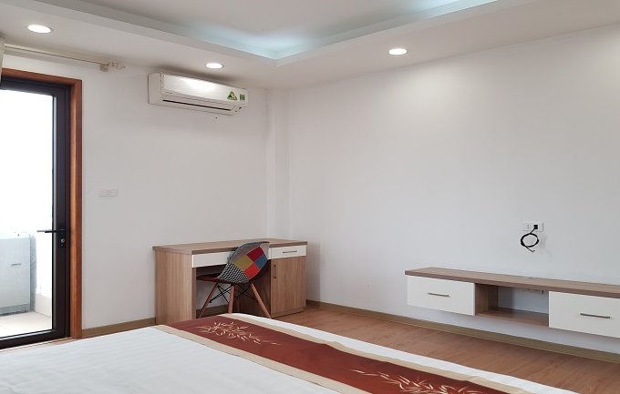 Cho thuê căn hộ dịch vụ tại Yên Phụ, Tây Hồ, 65m2, 1PN, đầy đủ nội thất hiện đại, ban công