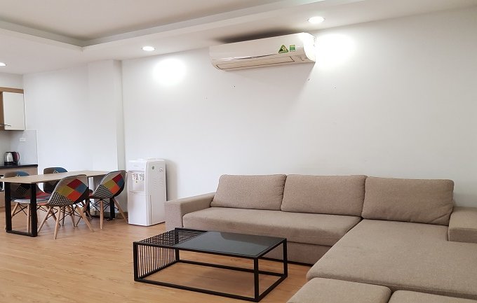 Cho thuê căn hộ dịch vụ tại Yên Phụ, Tây Hồ, 65m2, 1PN, đầy đủ nội thất hiện đại, ban công