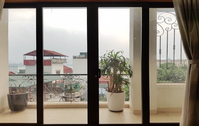 Cho thuê căn hộ dịch vụ tại Yên Phụ, Tây Hồ, 100m2, 2PN, đầy đủ nội thất hiện đại, ban công