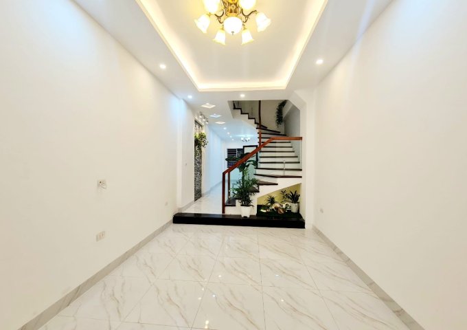 Bán nhà Nguyễn An Ninh, Hoàng Mai 54m2 X 5 tầng, MT 3.4m, giá 7.6 tỷ. LH em Lan 0975258510/ 0823040358