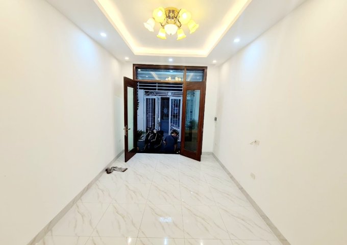 Bán nhà Nguyễn An Ninh, Hoàng Mai 54m2 X 5 tầng, MT 3.4m, giá 7.6 tỷ. LH em Lan 0975258510/ 0823040358