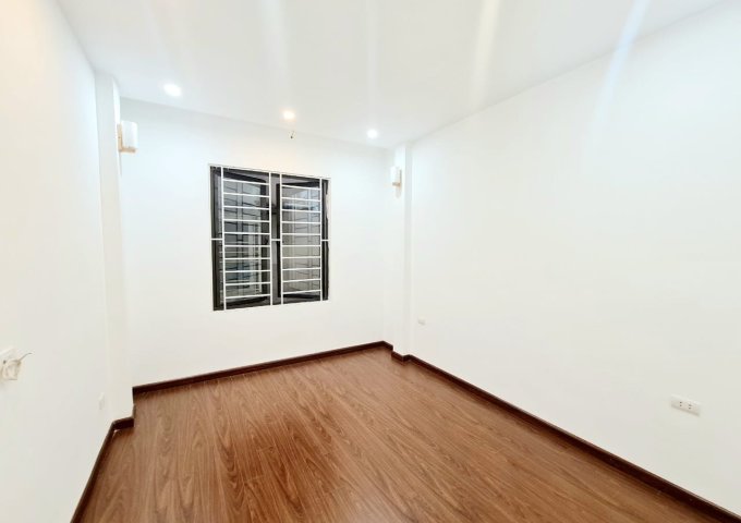 Bán nhà Nguyễn An Ninh, Hoàng Mai 54m2 X 5 tầng, MT 3.4m, giá 7.6 tỷ. LH em Lan 0975258510/ 0823040358