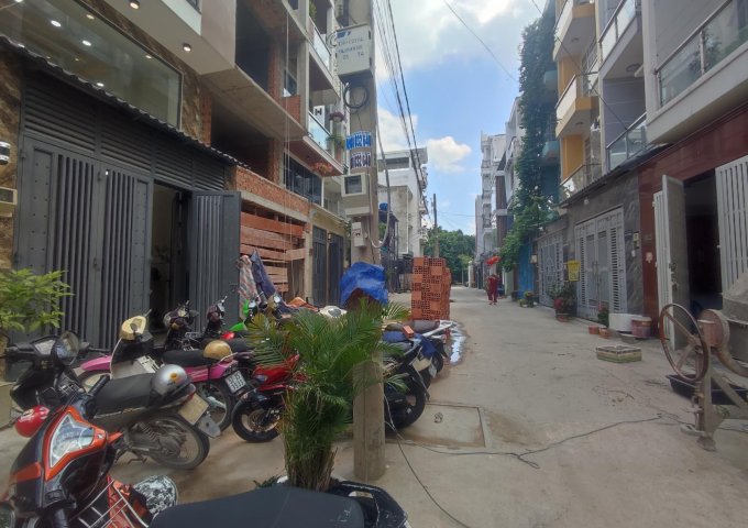 Bán Nhà hẻm xe hơi nội bộ Phạm Văn Đồng , Trệt 2 Lầu Đúc BTCT