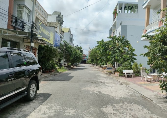 Bán nền đường B18 khu dân cư Hưng Phú 1 (Hướng Tây Nam), DT 81m2 - giá 5 tỷ (sổ đỏ) - phường Hưng Phú, quận Cái Răng, thành phố Cần Thơ.