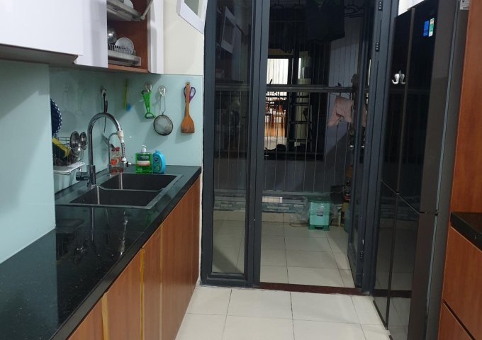 Cần bán CHCC N01T3 ngoại giao đoàn, DT thông thủy 127m2:3PN, 2VS, full NT gỗ lim Nam Phi nhà tự đóng. Ban công Nam view hồ Tây, Starleck.