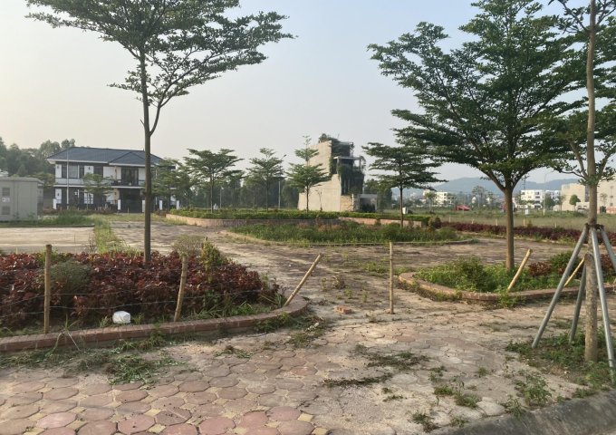 Ra đi nhanh lô đất nền sổ đỏ 100 m2 KĐT điện nước Xuân Hòa