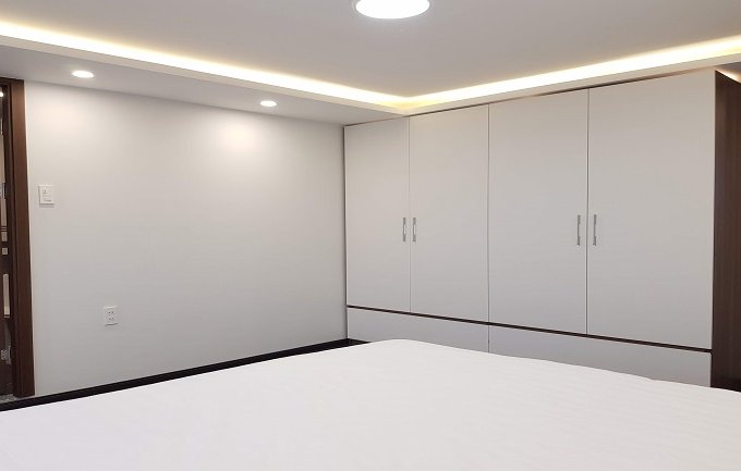 Cho thuê căn hộ dịch vụ tại Tô Ngọc Vân, Tây Hồ, 120m2, 2PN, đầy đủ nội thất mới hiện đại, sáng thoáng, ban công rộng
