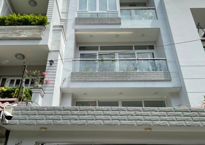 Phường 8, Phú Nhuận, nhà ngay đường Nguyễn Trọng Tuyền, hơn 9 tỷ, mua ngay