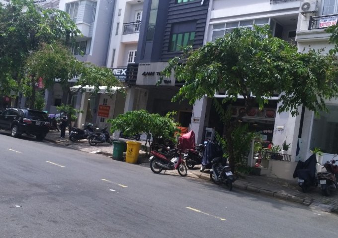 Bán nhà phố Hưng Phước 4 MT đường số 6 Phú Mỹ Hưng, Q7. DT: 6x18,5m. giá 45 tỷ