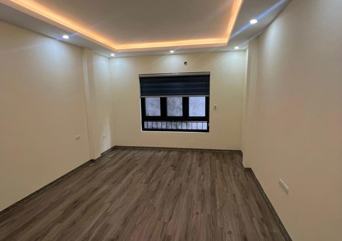 BÁN GẤP NHÀ THUỴ KHUÊ, TÂY HỒ, SÁT PHỐ, THÔNG, KINH DOANH, 42MX4T, CHỈ 5.38 TỶ.