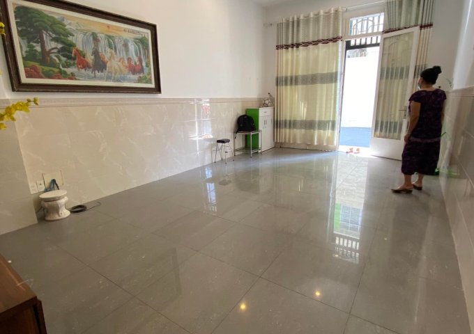 Bán nhà đẹp 4 tầng quận Tân Sơn Nhì quận Tân Phú tặng nội thất