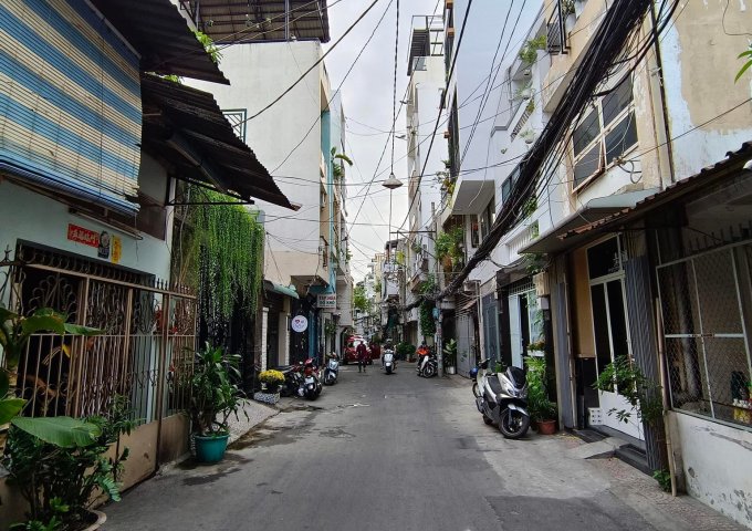Bán nhà đường Lê Tấn Quốc, phường  13, quận Tân Bình, 62 m2, ô tô đậu cửa, giá chỉ 6.9 tỷ.