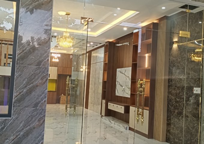 Cần bán nhà phố 3 tầng ngay trung tâm thành phố, nơi nhộn nhịp và sầm uất bậc nhất  Phan Rang.