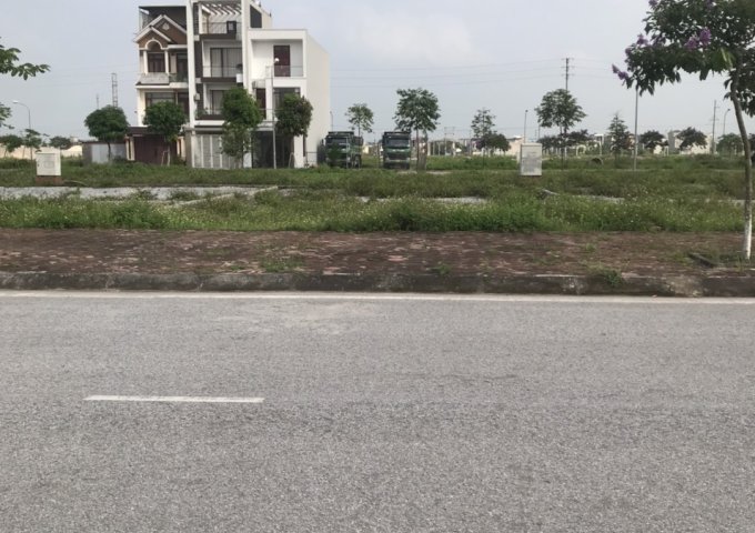 MÌNH CẦN BÁN ĐẤT MẶT ĐƯỜNG ĐÀO VĂN TẬP, PHƯỜNG LIÊM CHÍNH, TP PHỦ LÝ, HÀ NAM.