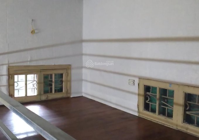 Cho thuê phòng khép kín 25m5, tầng 1 nhà Pháp cổ phố Cao Bá Quát, Ba Đình
