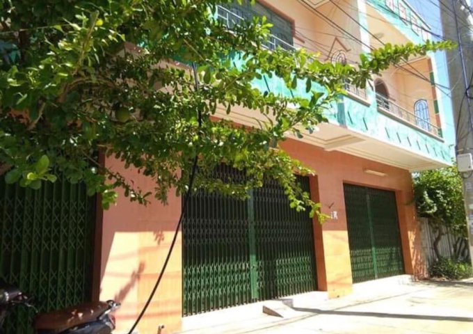 Cho thuê nhà mặt tiền 2 tầng 1 sân thượng tại Đường Ngô Văn Sở, Phường Vĩnh Hòa, Nha Trang, Khánh Hòa