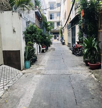 Cho thuê nhà chính chủ tại: 125/42/… Bùi Đình Tuý, P24, Bình Thạnh, TP Hồ Chí Minh. Nhiều xẹt nhưng đường rất rộng oto 7 chỗ vào nhà