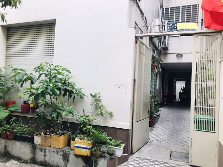 Cho thuê nhà chính chủ tại: 125/42/… Bùi Đình Tuý, P24, Bình Thạnh, TP Hồ Chí Minh. Nhiều xẹt nhưng đường rất rộng oto 7 chỗ vào nhà