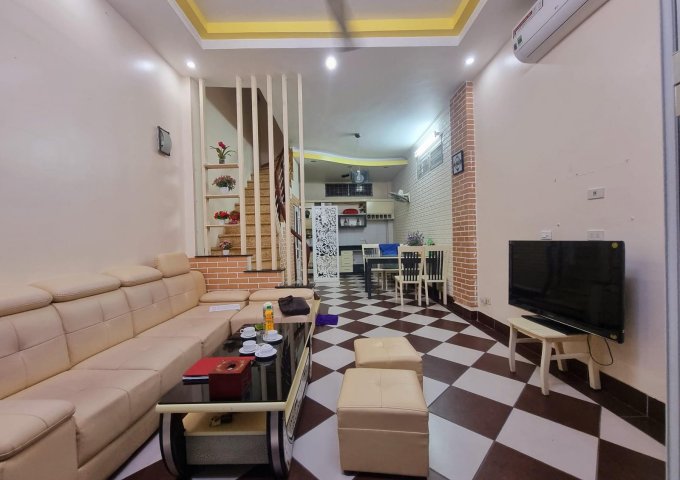 Bán nhà Kim Mã, Ba Đình, dt 40m x3t, mt3,5m. Giá 4,95  tỷ.