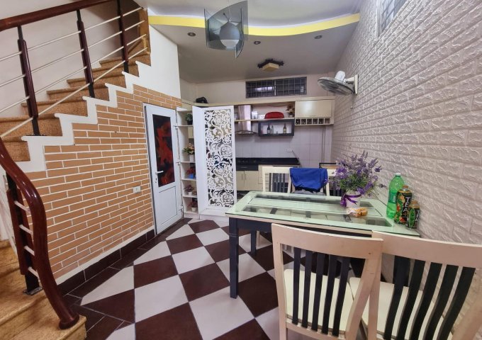 Bán nhà Kim Mã, Ba Đình, dt 40m x3t, mt3,5m. Giá 4,95  tỷ.