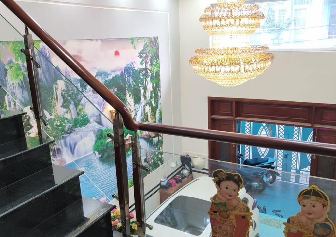 Nhà 6 lầu mặt tiền Trần Thánh Tông, 100m2, ngang 5m, thang máy, KD cực hot, 15.9 tỷ.