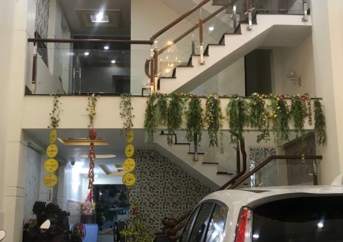 Nhà 6 lầu mặt tiền Trần Thánh Tông, 100m2, ngang 5m, thang máy, KD cực hot, 15.9 tỷ.