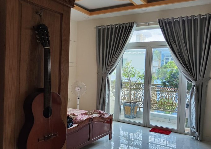 Nhà 6 lầu mặt tiền Trần Thánh Tông, 100m2, ngang 5m, thang máy, KD cực hot, 15.9 tỷ.