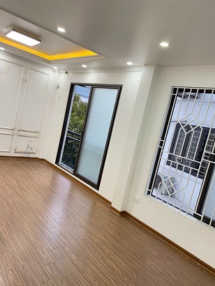 GIA ĐÌNH CẦN BÁN NHÀ MỚI XÂY 5 TẦNG: SỐ NHÀ 18A NGÕ 227/9, ĐƯỜNG THẠCH BÀN, PHƯỜNG THẠCH BÀN, QUẬN LONG BIÊN, TP HÀ NỘI