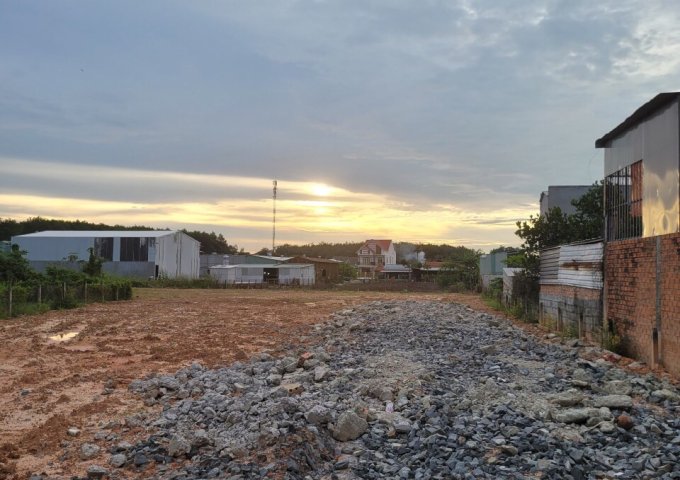 GẤP! CẦN BÁN 2000M2, NGANG 12M PHÚ MỸ, THỦ DẦU MỘT, BÌNH DƯƠNG. GIÁ 22 TỶ. LH: 0909083082