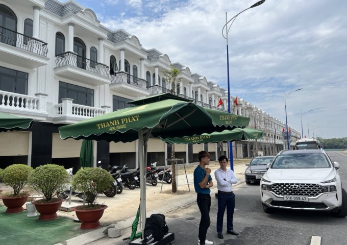 NHANH TAY SỞ HỮU NGAY NHÀ PHỐ - SHOPHOUSE THĂNG LONG 2 – BÌNH DƯƠNG VỚI GIÁ TỐT NHẤT , CÁCH QL13 CHỈ VÀI TRĂM MÉT.