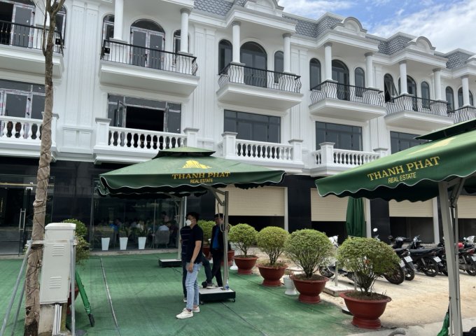 NHANH TAY SỞ HỮU NGAY NHÀ PHỐ - SHOPHOUSE THĂNG LONG 2 – BÌNH DƯƠNG VỚI GIÁ TỐT NHẤT , CÁCH QL13 CHỈ VÀI TRĂM MÉT.