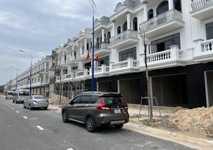 NHANH TAY SỞ HỮU NGAY NHÀ PHỐ - SHOPHOUSE THĂNG LONG 2 – BÌNH DƯƠNG VỚI GIÁ TỐT NHẤT , CÁCH QL13 CHỈ VÀI TRĂM MÉT.