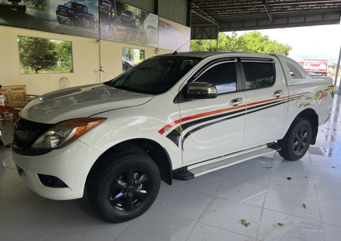 HIẾM! BÁN NHANH XE OTO MAZDA BT50 MÀU TRẮNG 2 CẦU ĐẸP MÊ LY. LH: 0896516953