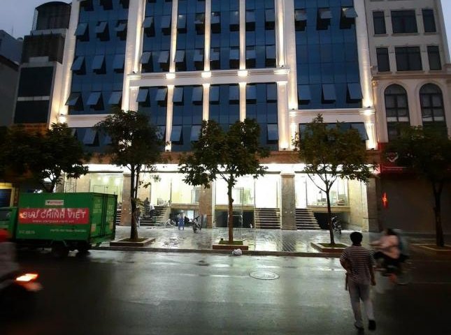 Bán tòa văn phòng 8 tầng LÔ GÓC Mạc Thái Tông- Vũ Phạm Hàm Dt 250m2 Mt 23m. GIÁ 160 tỷ