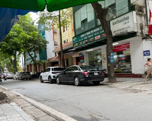 Chính chủ cho thuê cửa hàng mặt phố Lý nam đế, Hoàn Kiếm, Hà Nội.